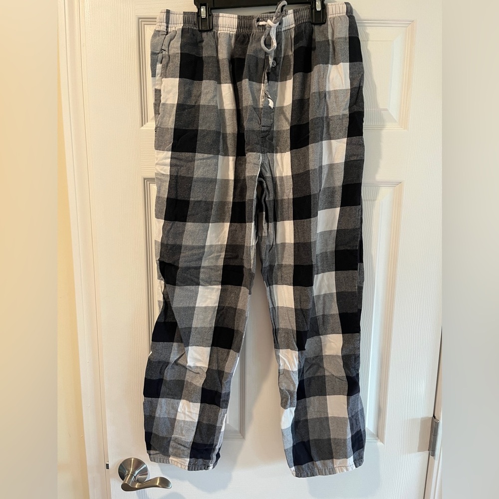 Stafford Black and Gray PJ Pants